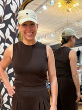 Load image into Gallery viewer, Ribbed Crewneck Tank — Black & Chocolate Brown