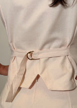 Load image into Gallery viewer, Petal Linen Blend Vest
