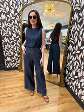 Load image into Gallery viewer, High Rise Pleated Denim Pants
