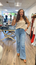 Load image into Gallery viewer, Janie Wide Leg Jeans
